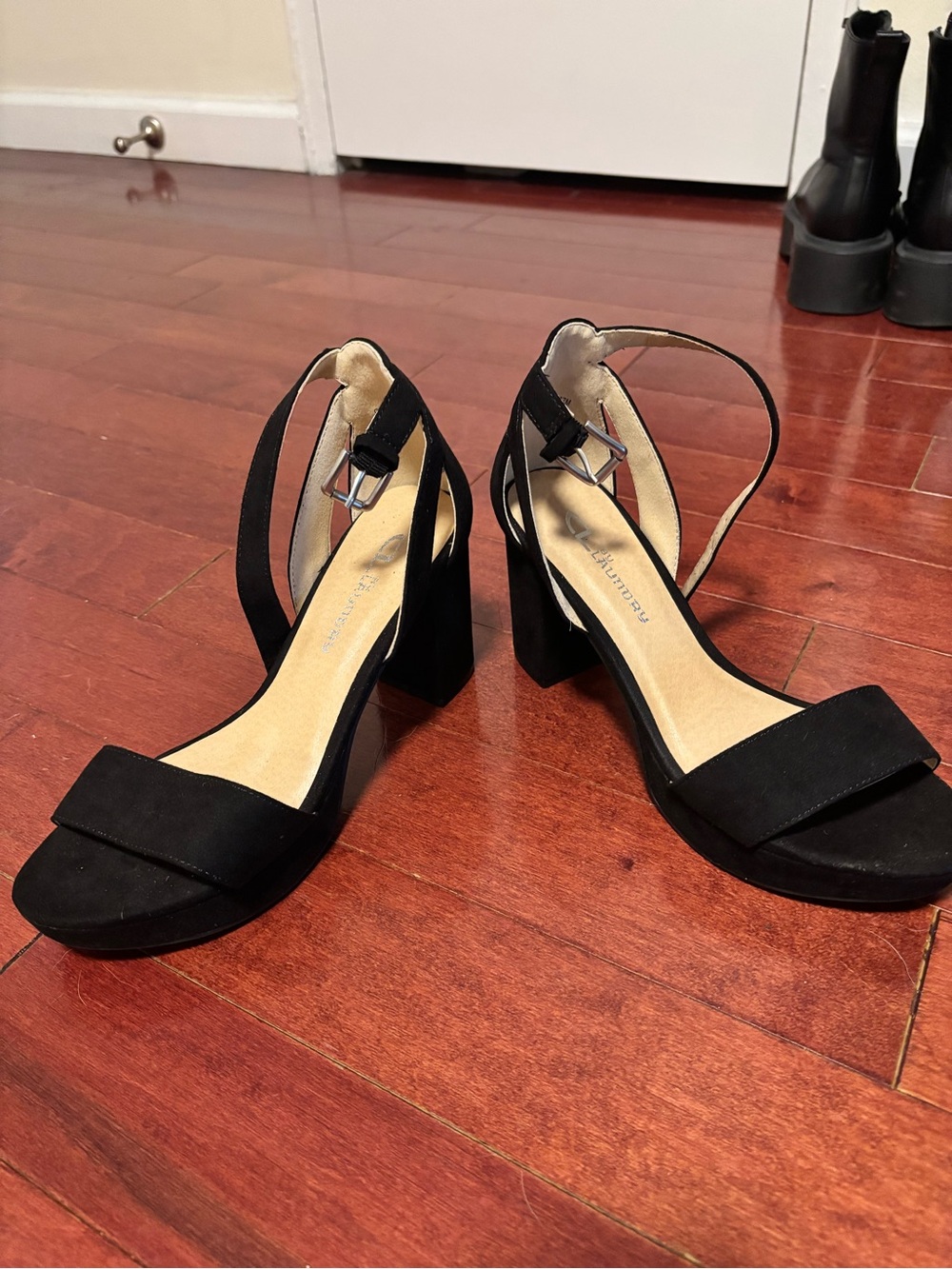 Laundry By Shelli Segal Black Suede Block Heel Sandals